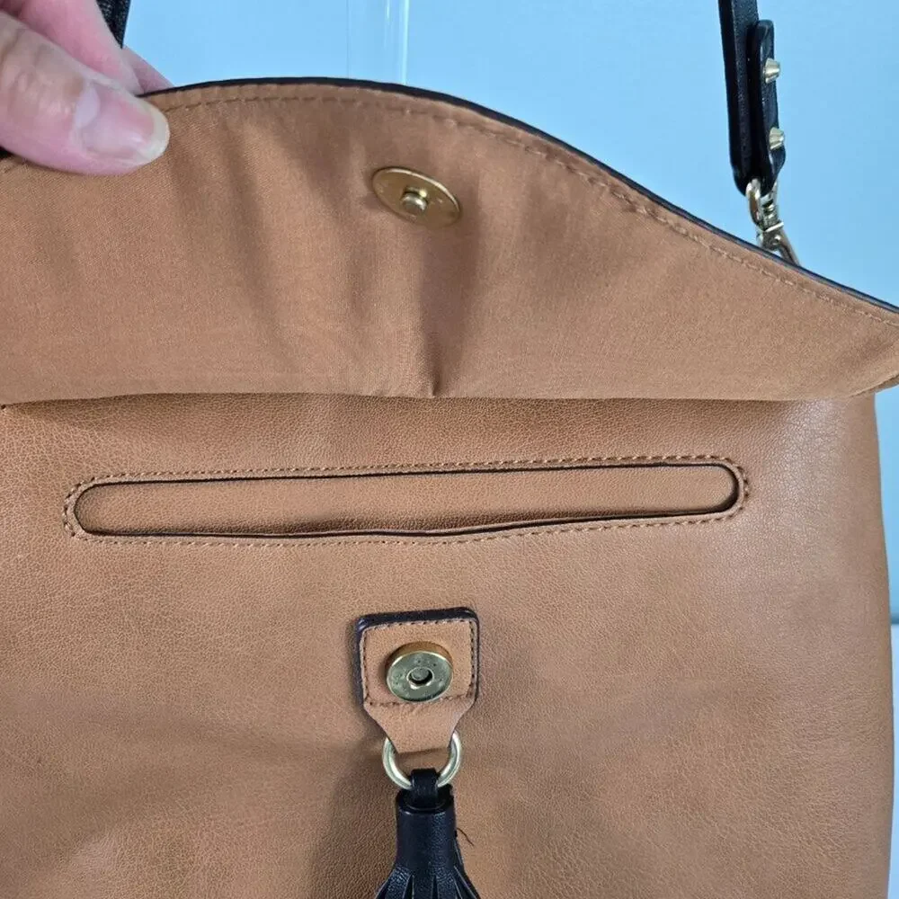 Liz Claiborne Zipper Shoulder Hobo Bag Purse Tan with Black Tassel and Handle